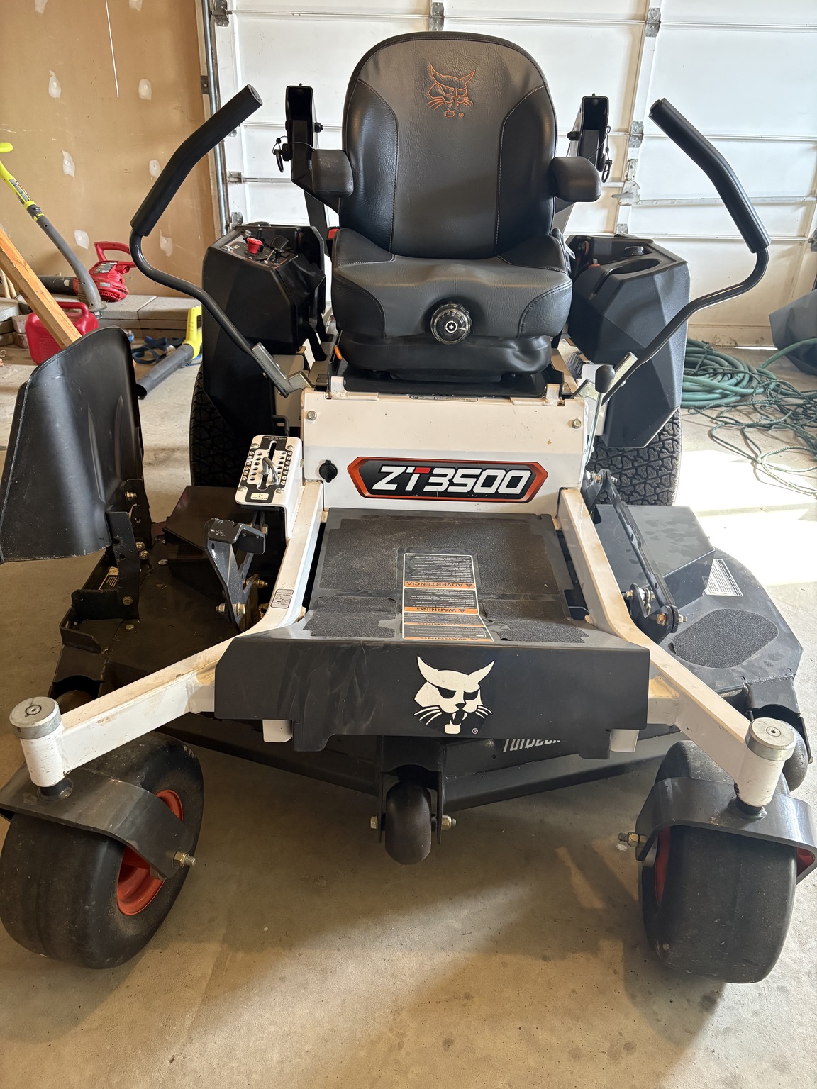 2023 Bobcat ZT3500 Image 1