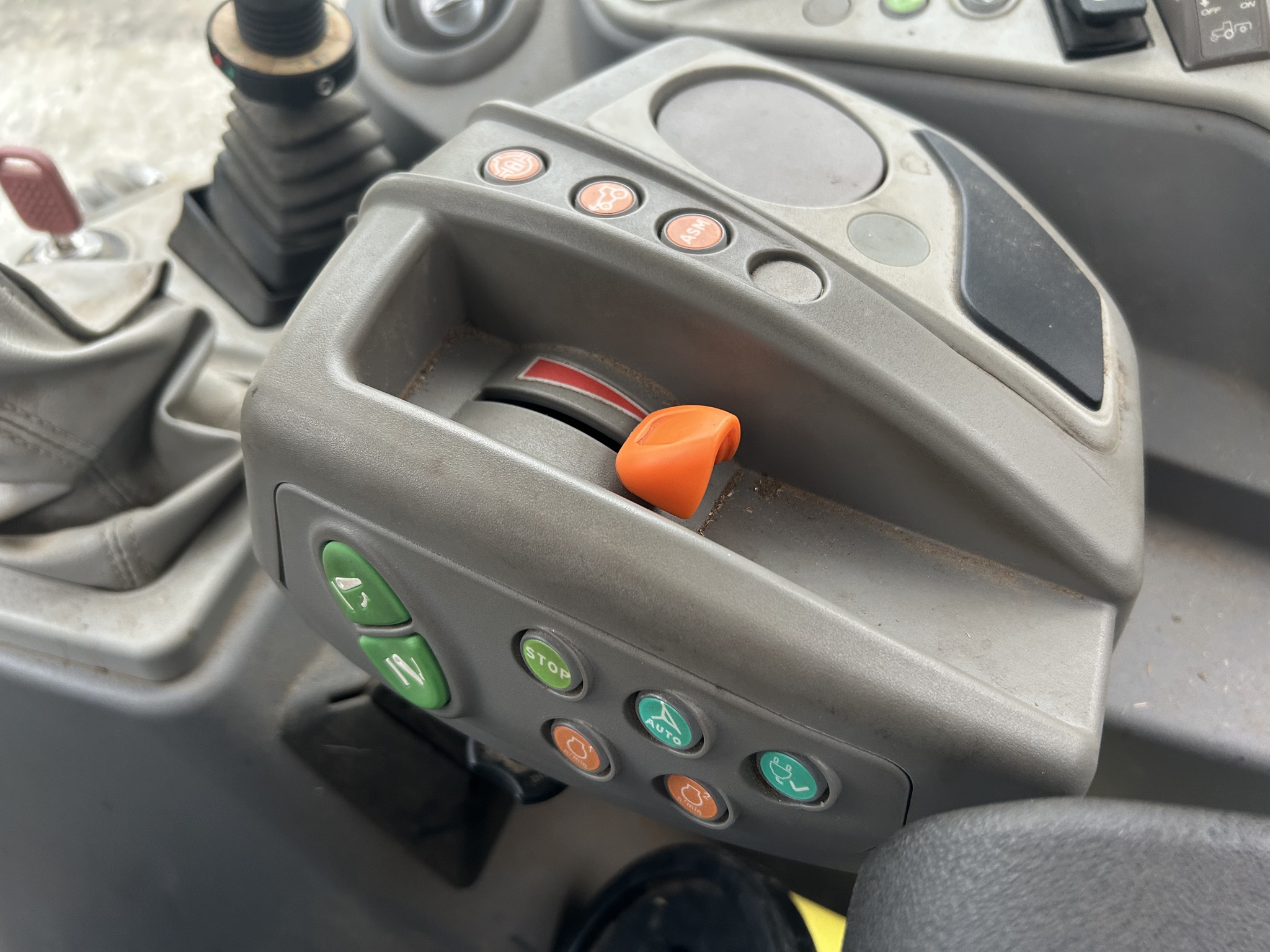  2024 Deutz-Fahr 6175 at Heritage Tractor in Anderson, MO