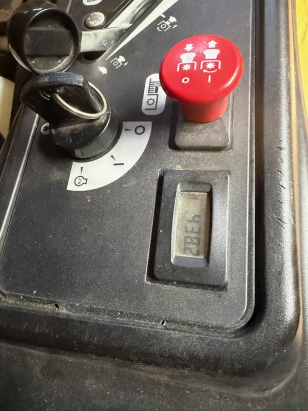 2018 Hustler RaptorSD 26 Image 4