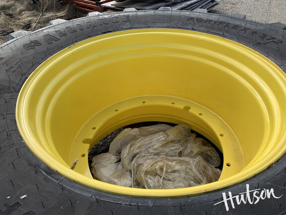 Photo of Alliance VF900/60R42