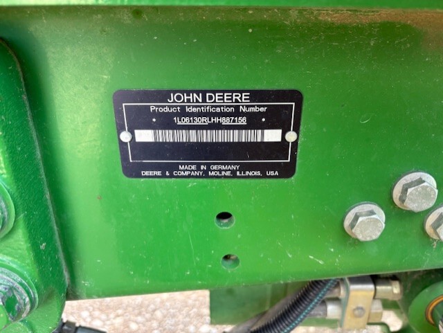 2017 John Deere 6130R Image 3