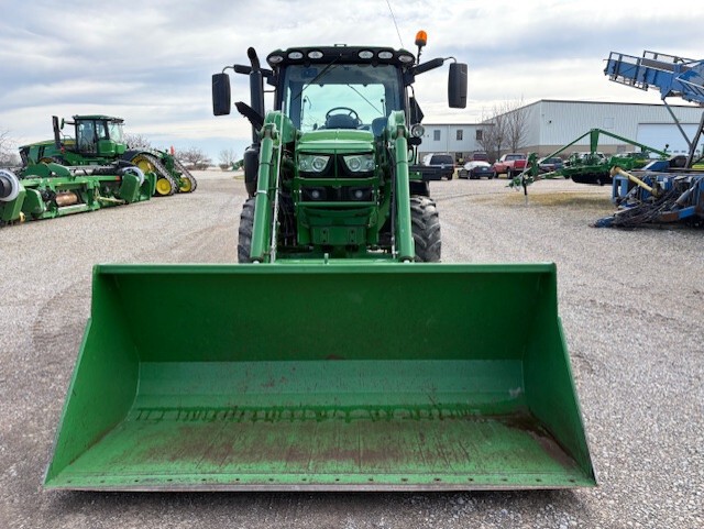 2017 John Deere 6130R Image 4