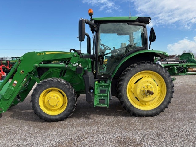 2017 John Deere 6130R Image 5