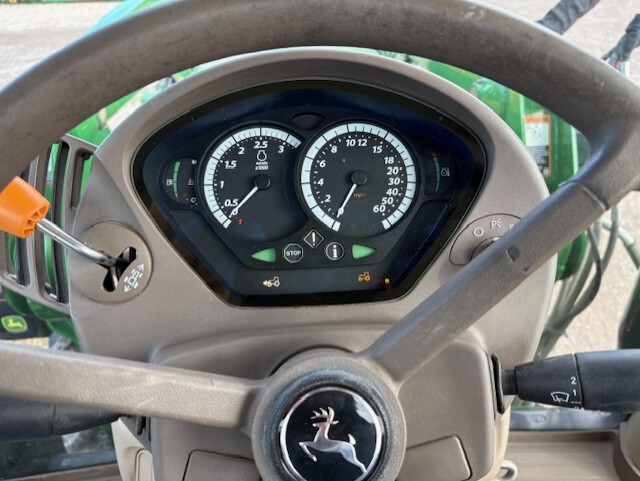 2017 John Deere 6130R Image 8