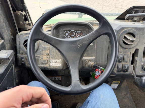 2023 John Deere XUV 835M - Photo23