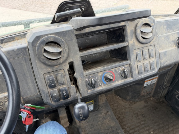 2023 John Deere XUV 835M - Photo24