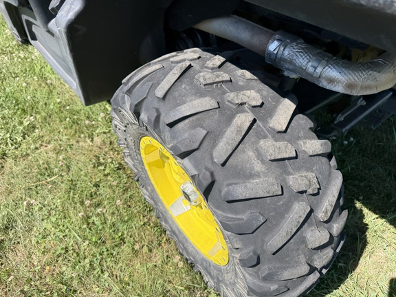 2023 John Deere XUV 835M - Photo14