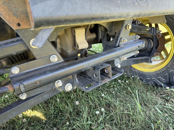 2023 John Deere XUV 835M - Photo16