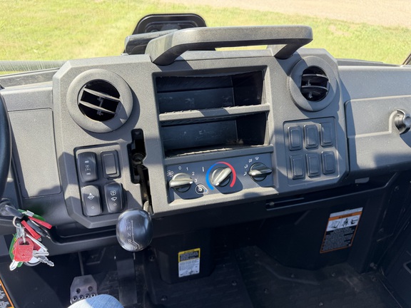 2023 John Deere XUV 835M - Photo23