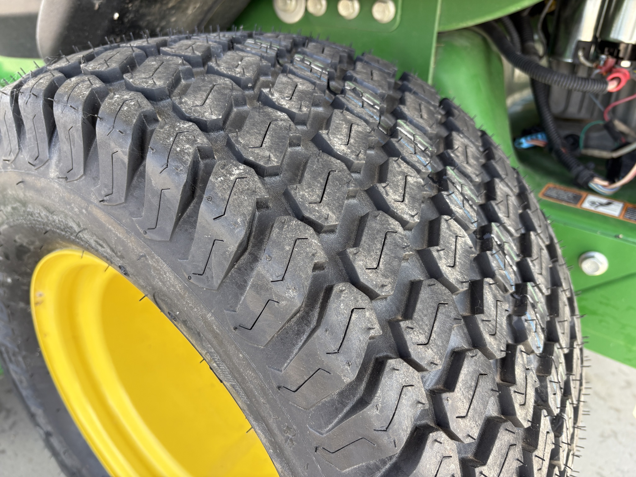 2023 John Deere Z970R Image 7
