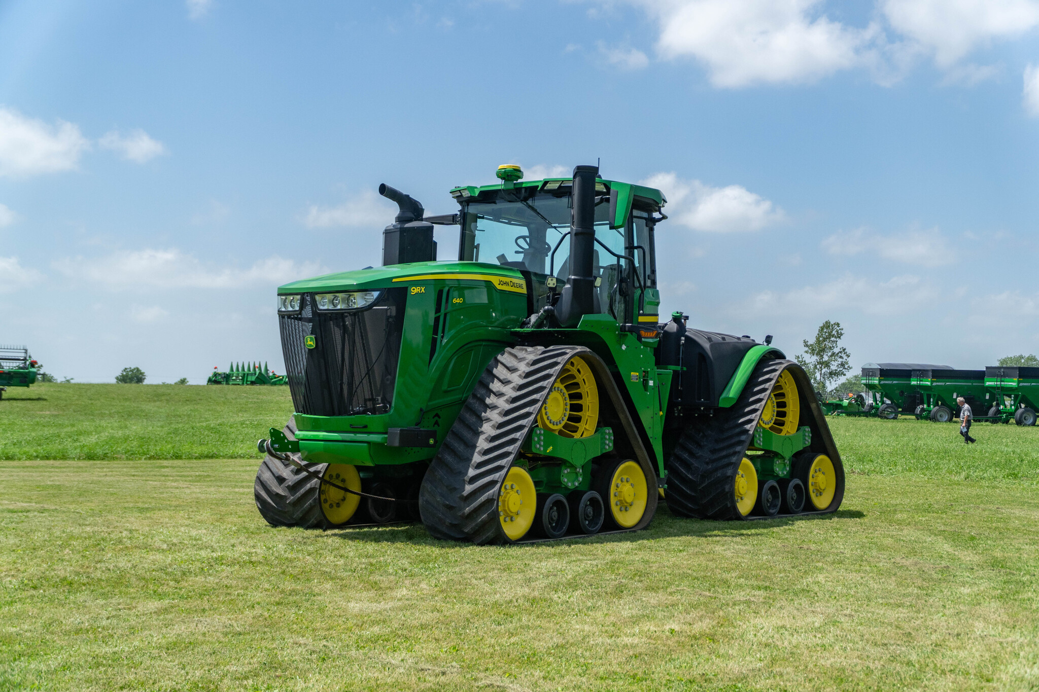 Used 2023 John Deere 9RX 640 Track Tractors at Koenig Equipment in Anna, OH - PhotoXL0