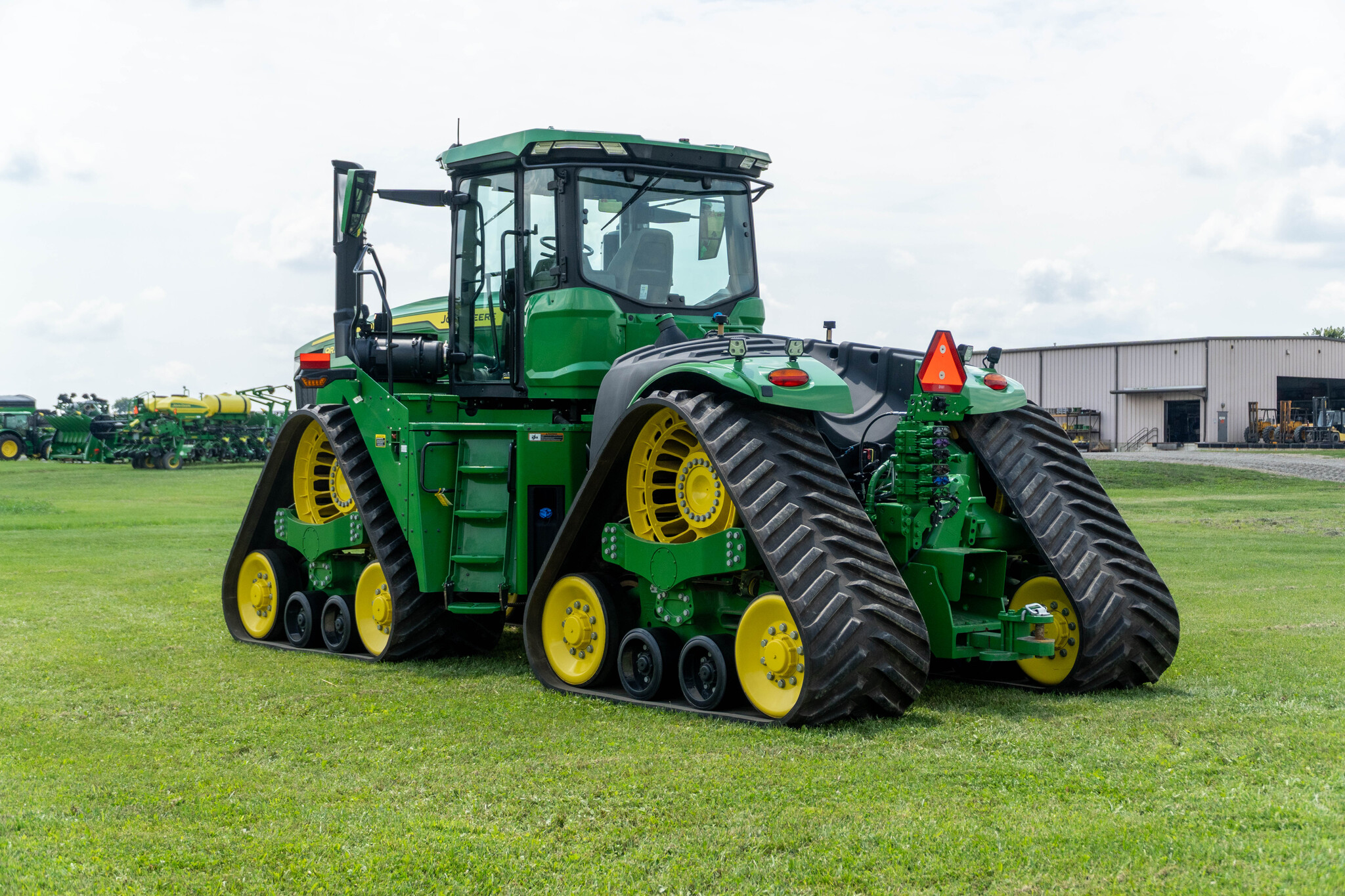 Used 2023 John Deere 9RX 640 Track Tractors at Koenig Equipment in Anna, OH - PhotoXL2