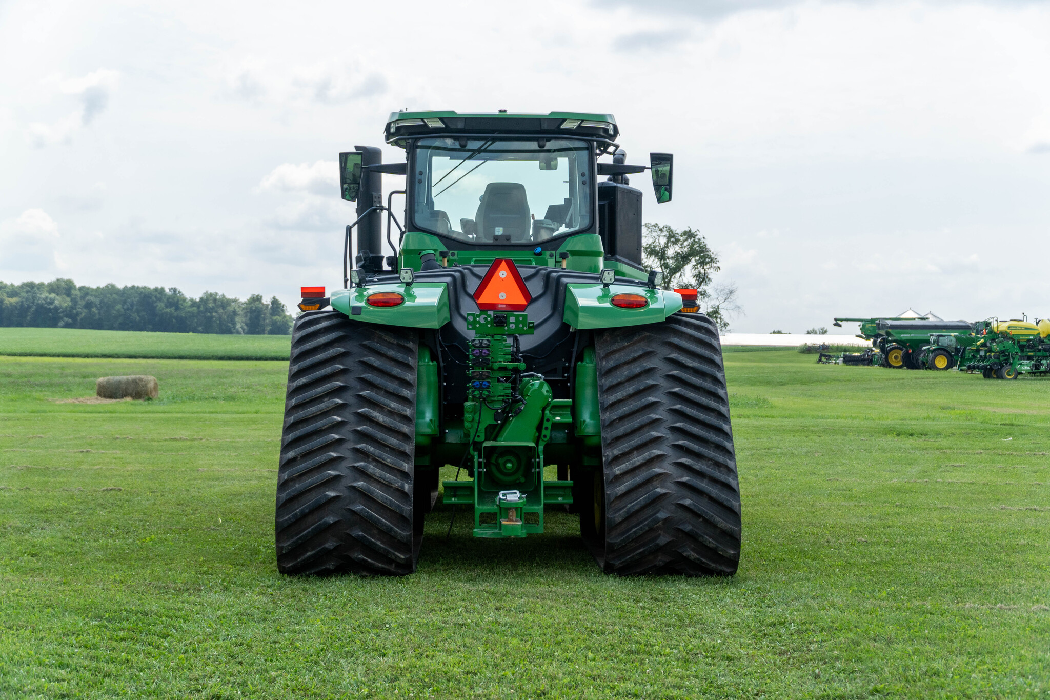 Used 2023 John Deere 9RX 640 Track Tractors at Koenig Equipment in Anna, OH - PhotoXL3
