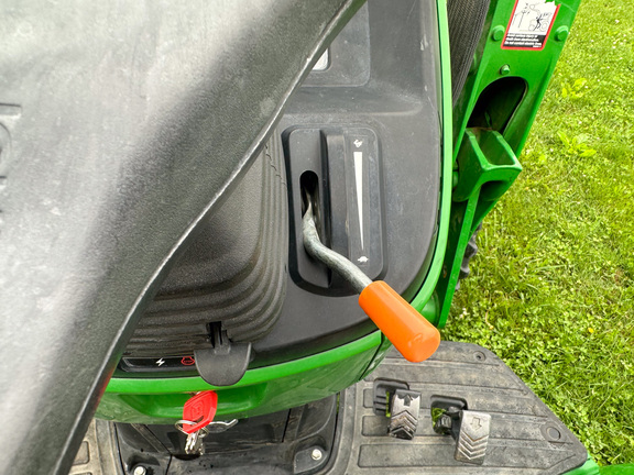 2019 John-Deere 4052R