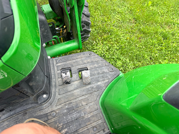 2019 John-Deere 4052R