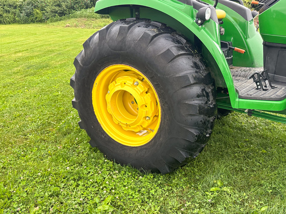 2019 John-Deere 4052R
