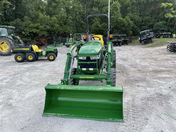 2026 John Deere 3046R-8
