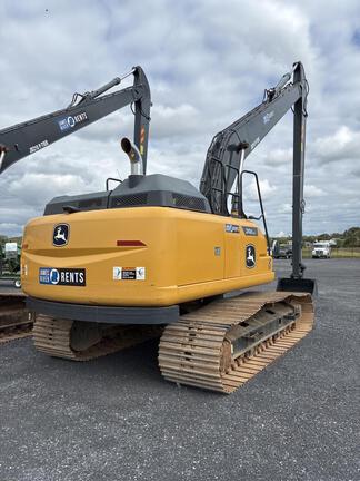2022 John Deere 210G LC