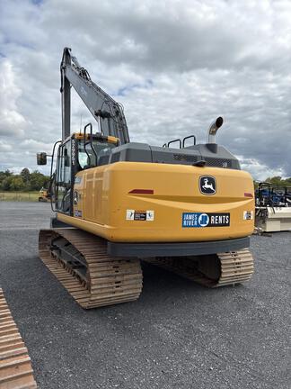2022 John Deere 210G LC