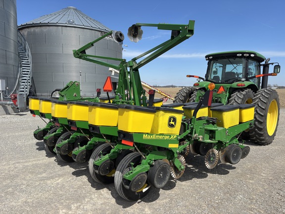 Used 2012 John Deere 1760 Planters: Drawn at Koenig Equipment in Anna, OH - Photo7