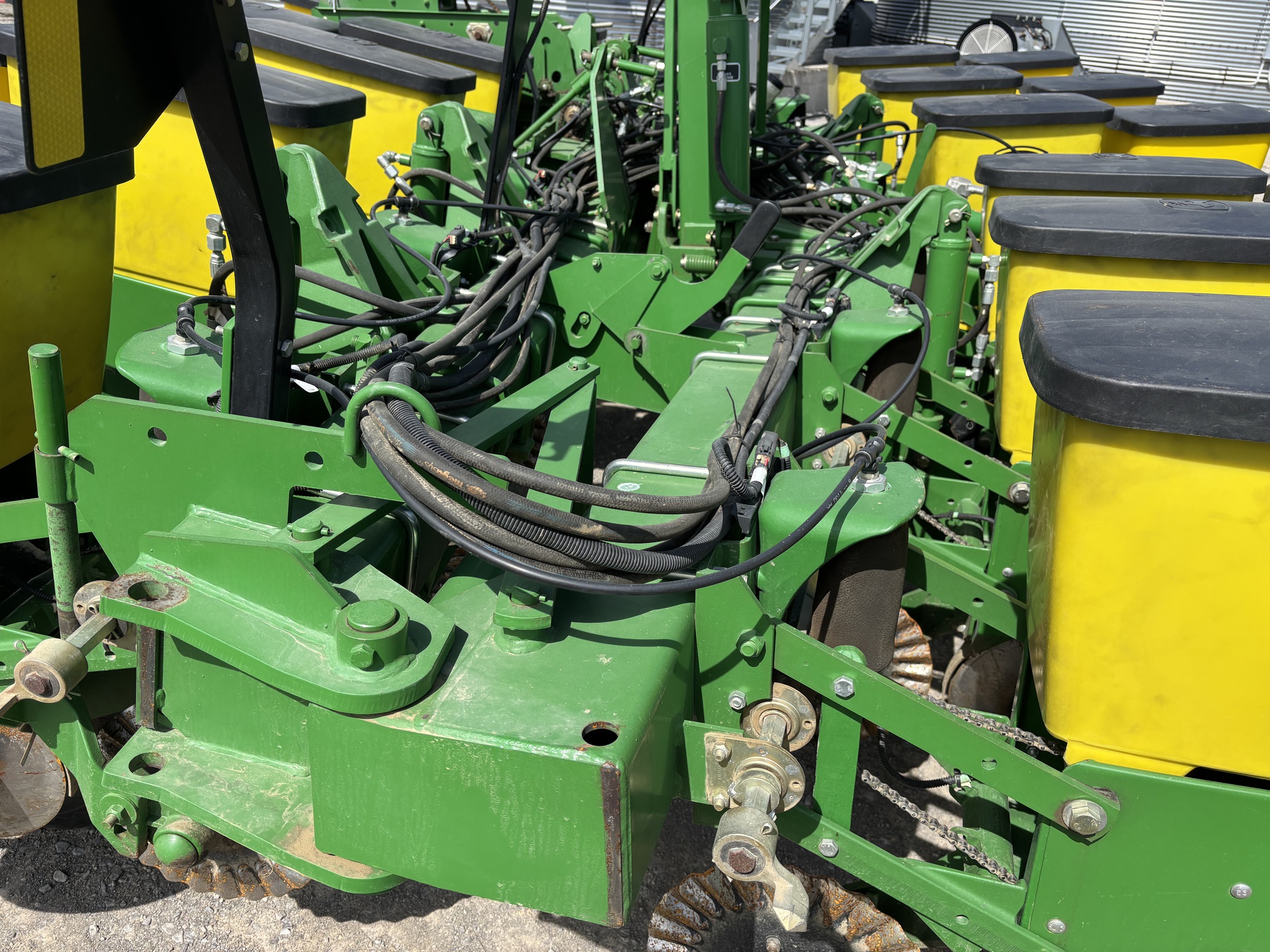 Used 2012 John Deere 1760 Planters: Drawn at Koenig Equipment in Anna, OH - PhotoXL12
