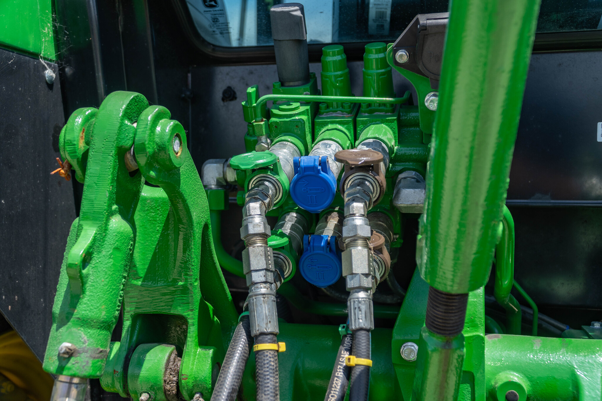 Used 2012 John Deere 1760 Planters: Drawn at Koenig Equipment in Anna, OH - PhotoXL9