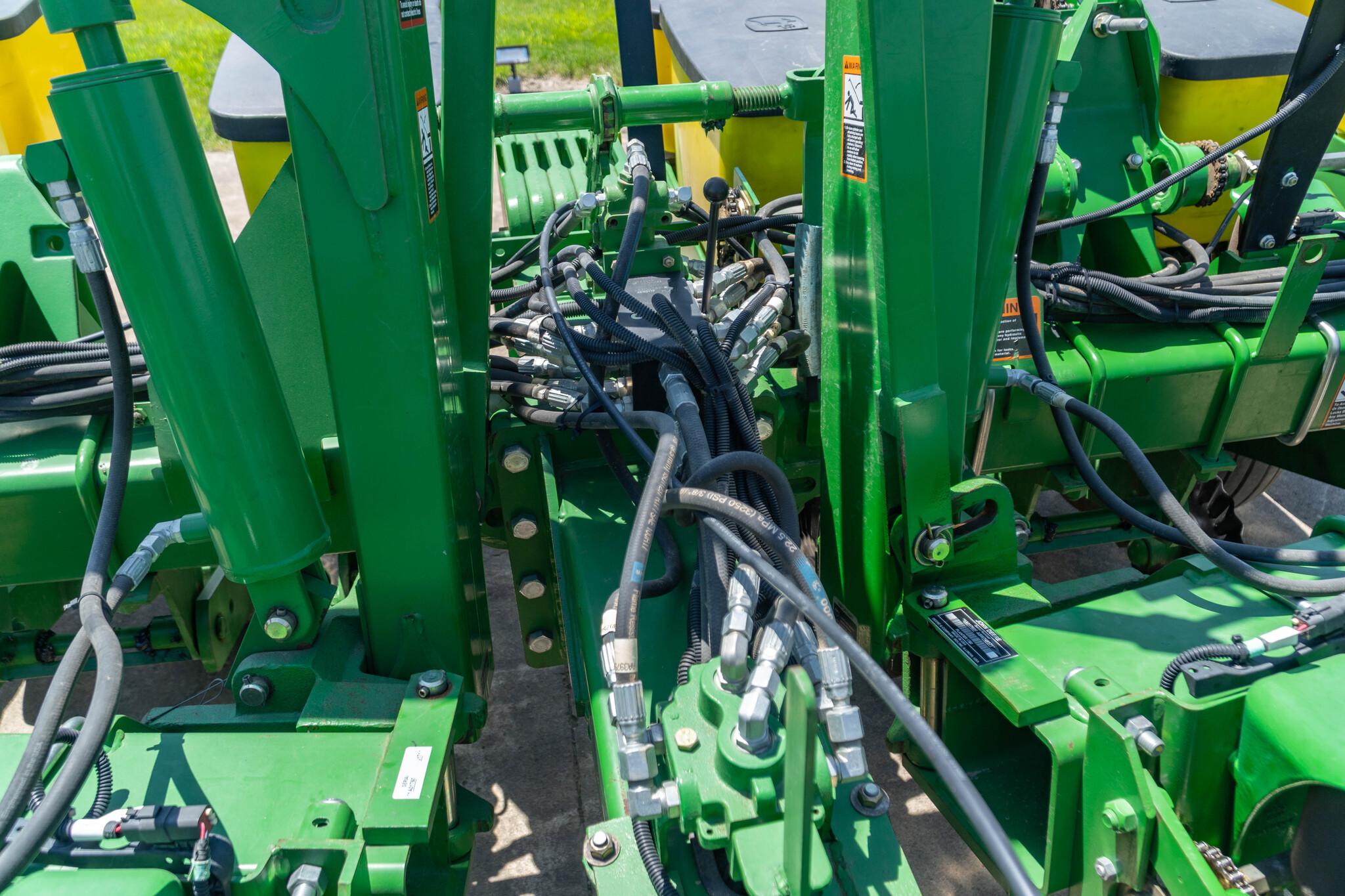 Used 2012 John Deere 1760 Planters: Drawn at Koenig Equipment in Anna, OH - PhotoXL11