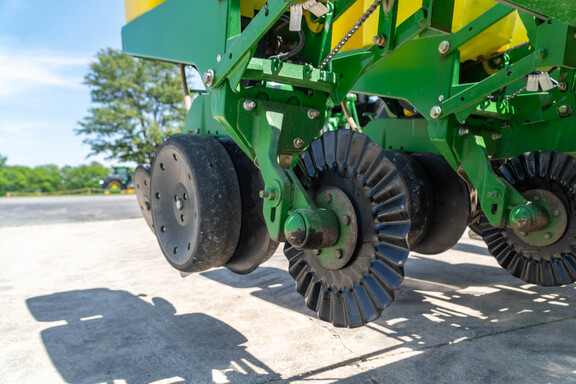 Used 2012 John Deere 1760 Planters: Drawn at Koenig Equipment in Anna, OH - Photo18