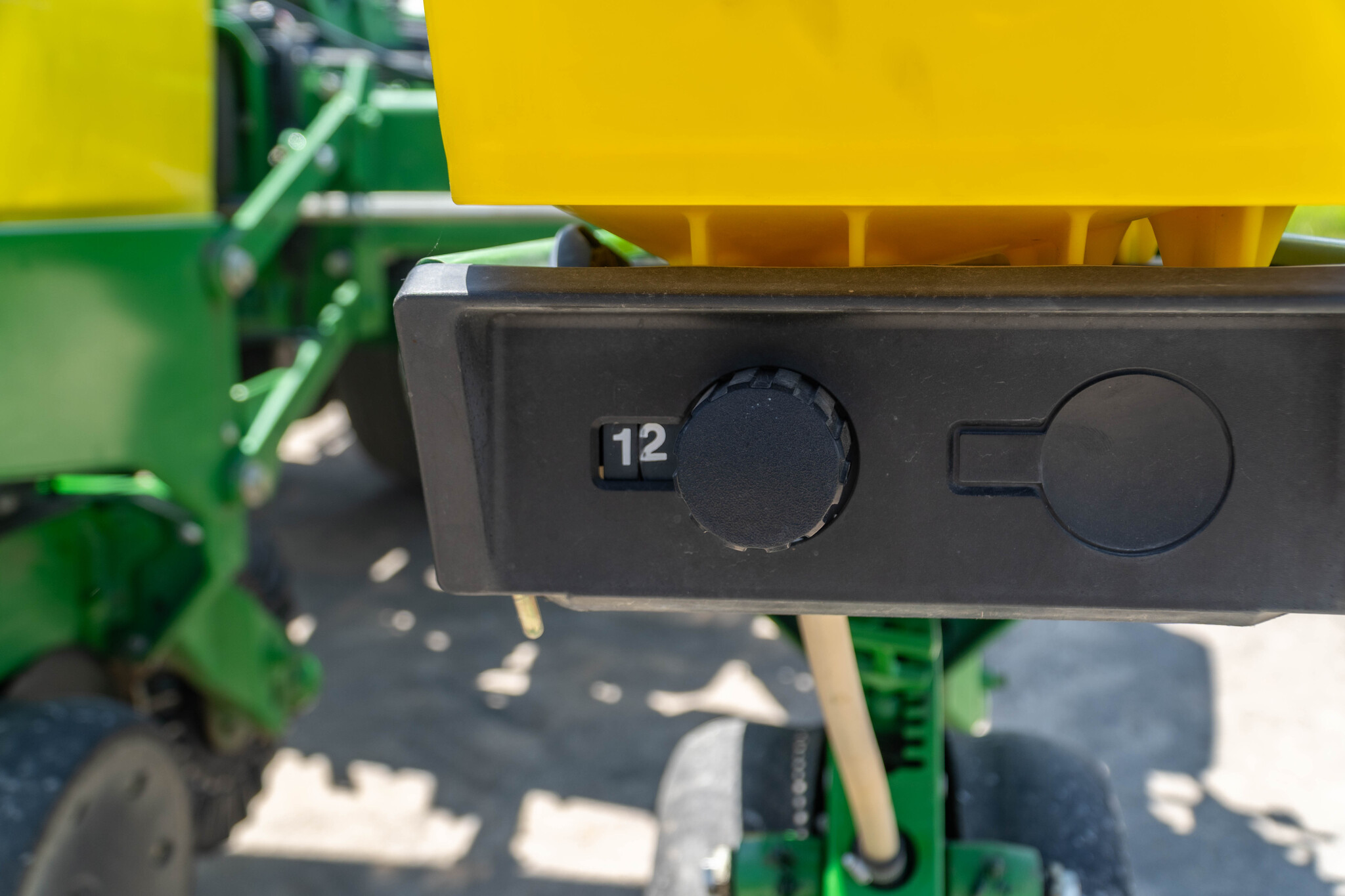 Used 2012 John Deere 1760 Planters: Drawn at Koenig Equipment in Anna, OH - PhotoXL23