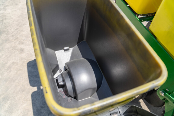 Used 2012 John Deere 1760 Planters: Drawn at Koenig Equipment in Anna, OH - Photo24