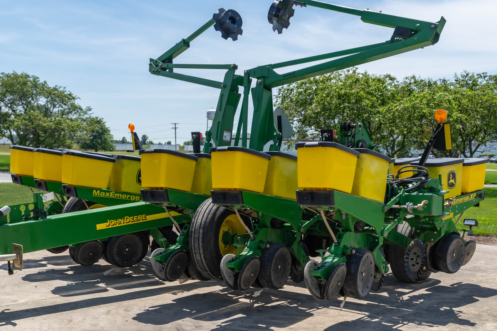 Used 2012 John Deere 1760 Planters: Drawn at Koenig Equipment in Anna, OH - PhotoXL2