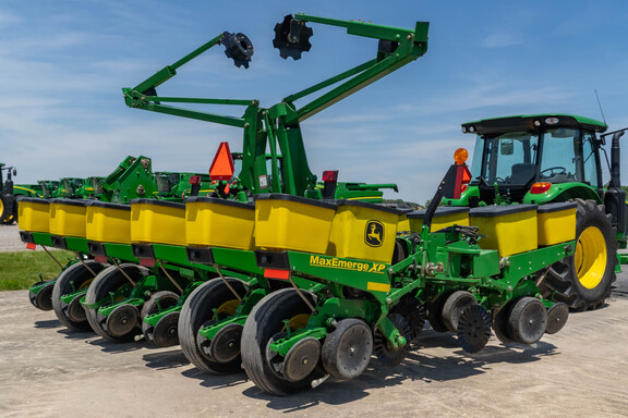 Used 2012 John Deere 1760 Planters: Drawn at Koenig Equipment in Anna, OH - Photo6