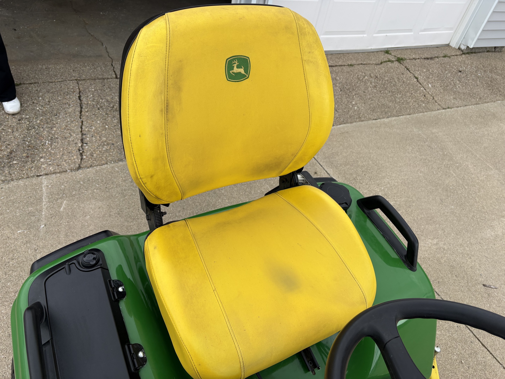  2020 John Deere X730 at Heritage Tractor in Geneseo, IL