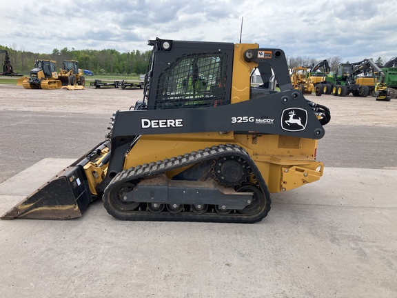 Photo of a 2023 John Deere 325G