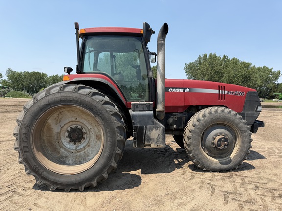 2005 Case IH MX230 - Photo2