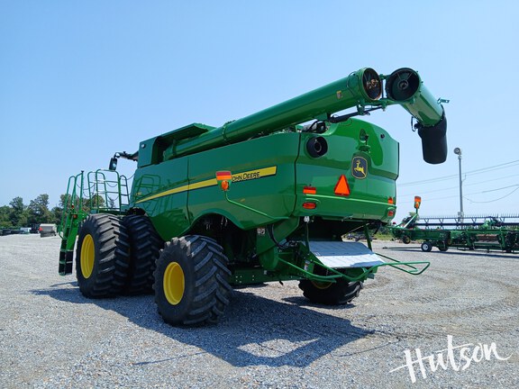 Photo of 2024 John Deere S780