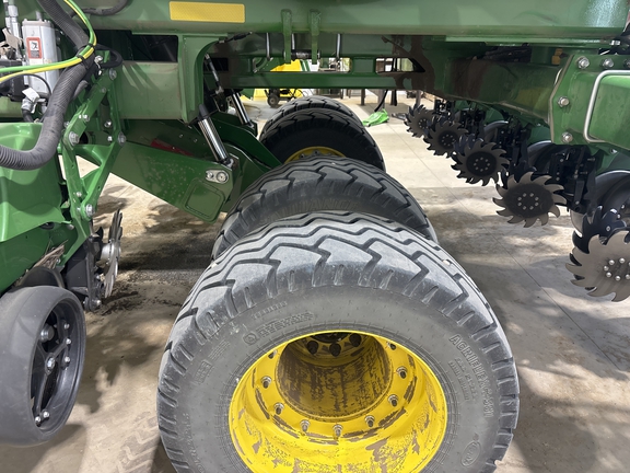 2026 John Deere DB60 - Photo11