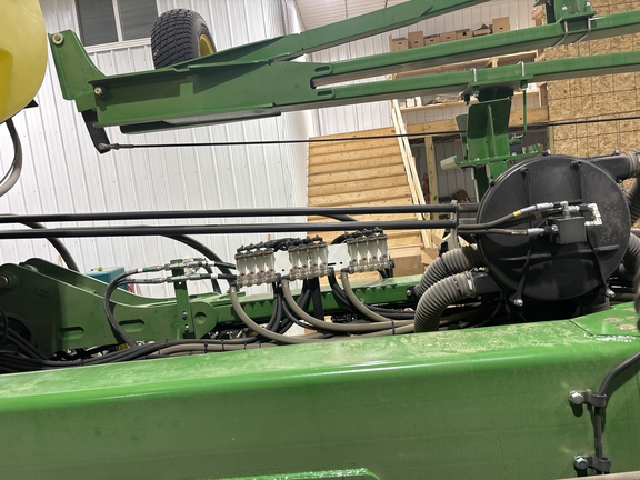 2026 John Deere DB60 - Photo14