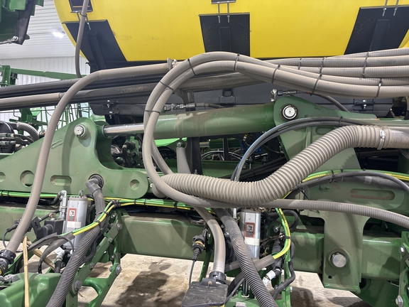 2026 John Deere DB60 - Photo15