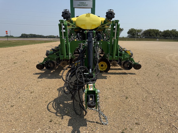 2026 John Deere DB60 - Photo8