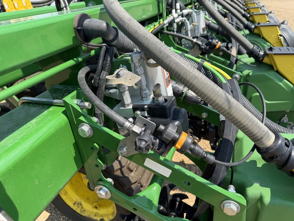 2026 John Deere DB60 - Photo14