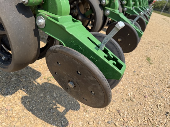 2026 John Deere DB60 - Photo21