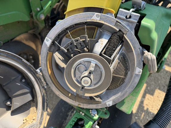 2026 John Deere DB60 - Photo29