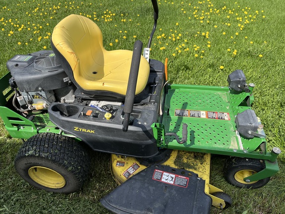 Used 2021 John Deere Z335E Zero Turn Mowers at Horizon Ag & Turf in High Prairie, AB - Photo4