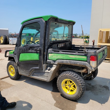 2022 John Deere XUV 835R Used Equipment
