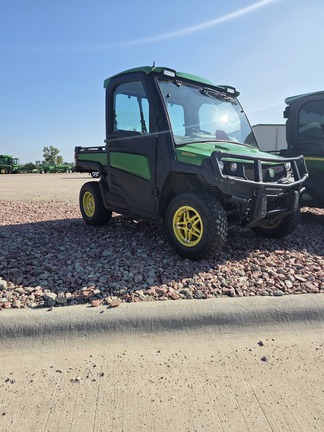 2022 John Deere XUV 835R Used Equipment