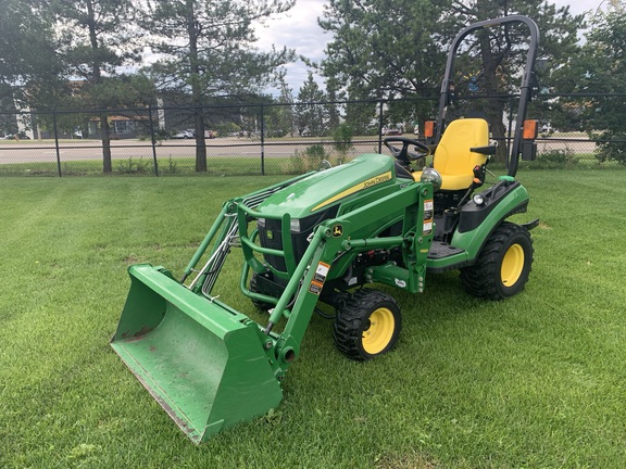  John Deere 1025R