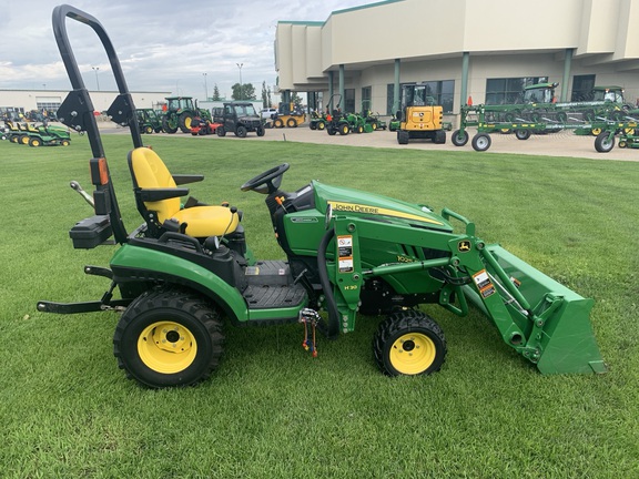 Used 2013 John Deere 1025R Compact Utility Tractors at Horizon Ag & Turf in Edmonton West, AB - Photo5
