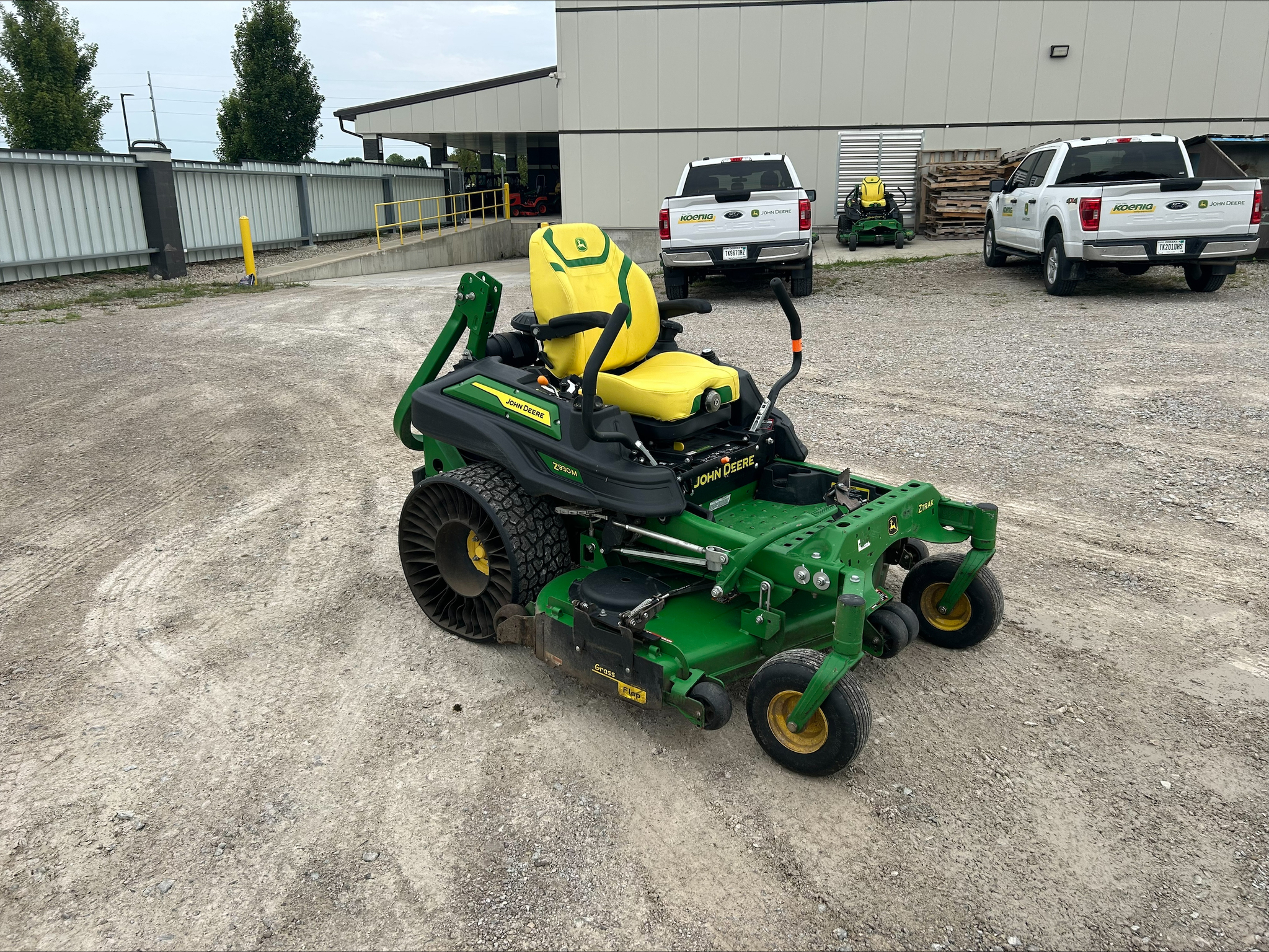 Used 2023 John Deere Z930M Zero Turn Mowers at Koenig Equipment in Franklin, IN - PhotoXL0