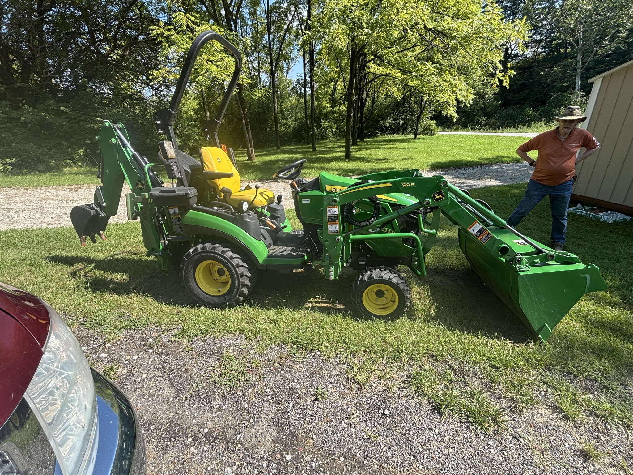 Used 2023 John Deere 1025R Compact Utility Tractors at Koenig Equipment in Knightstown, IN - PhotoXL3